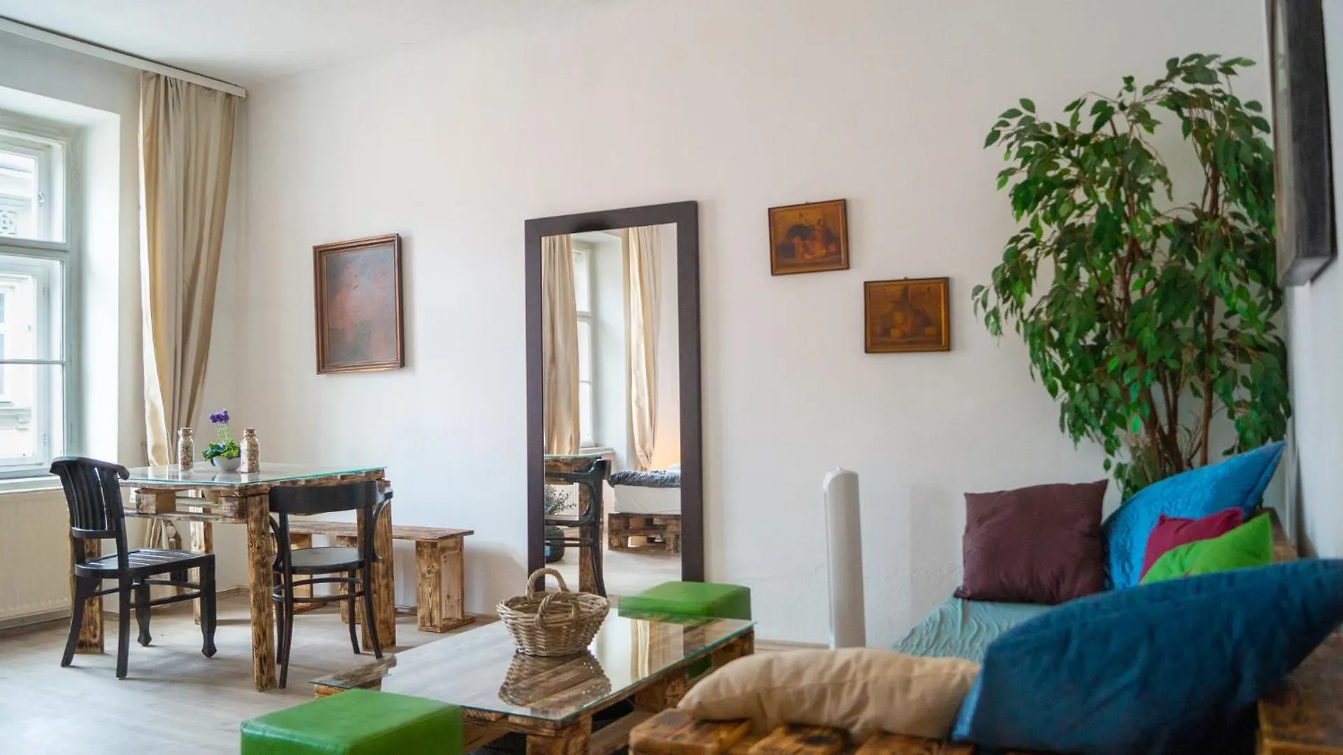 Beautiful 1Br Apt, Very Central, Perfect For Long Stays Austria